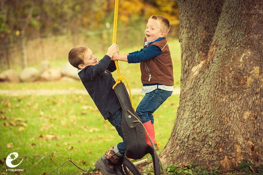 Kyle, Erin, and Family - Ohio Family Photos