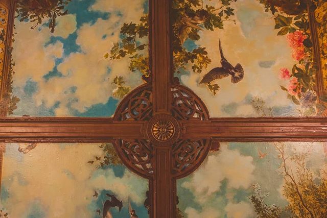 A few shots from our @airbnb in Barcelona. Can you believe this…