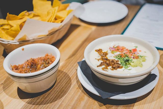 Found my new favorite queso at @javelinatexmex! The Bob Armstrong is white…